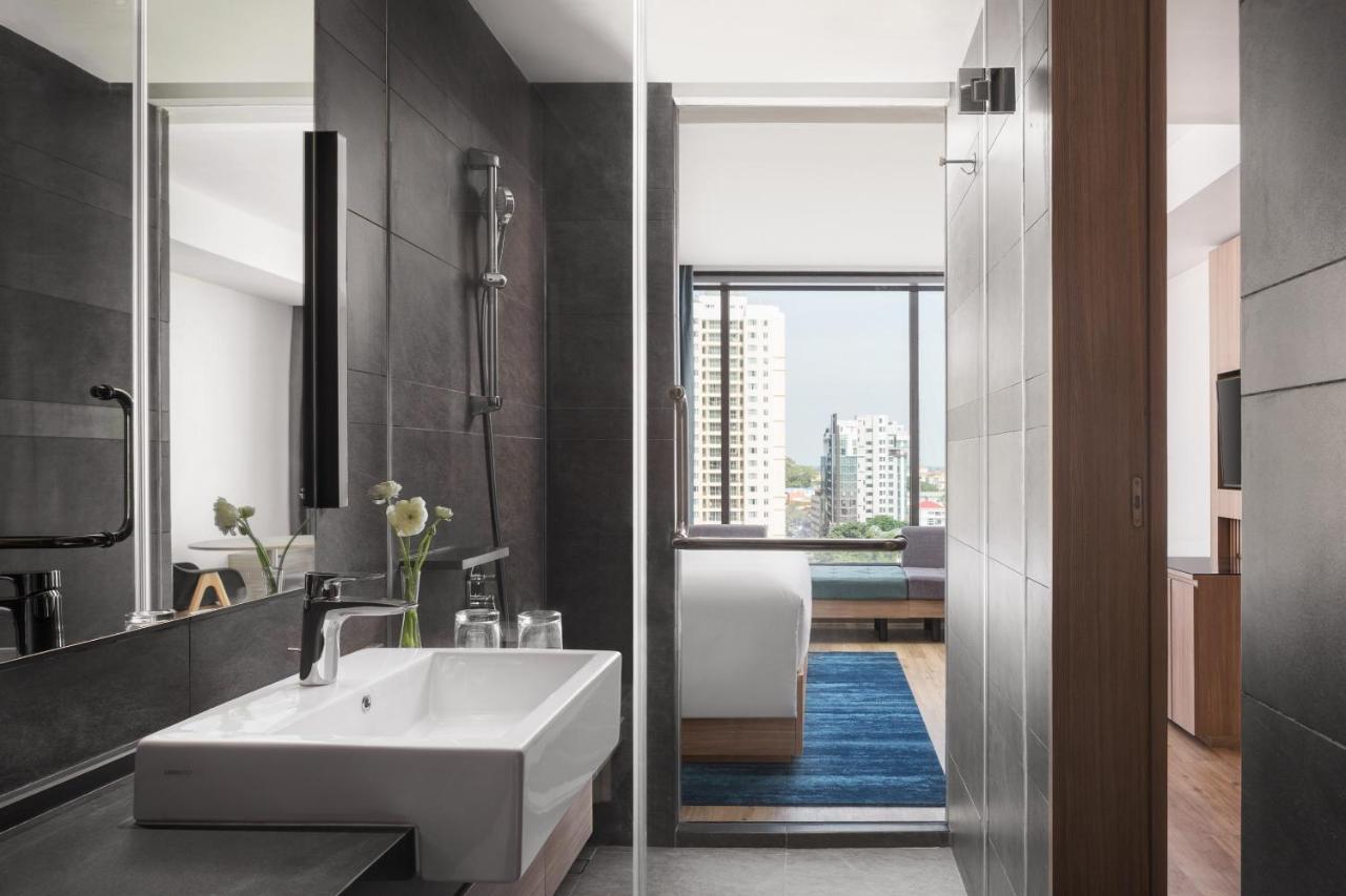 Courtyard By Marriott Phnom Penh Hotel Ngoại thất bức ảnh