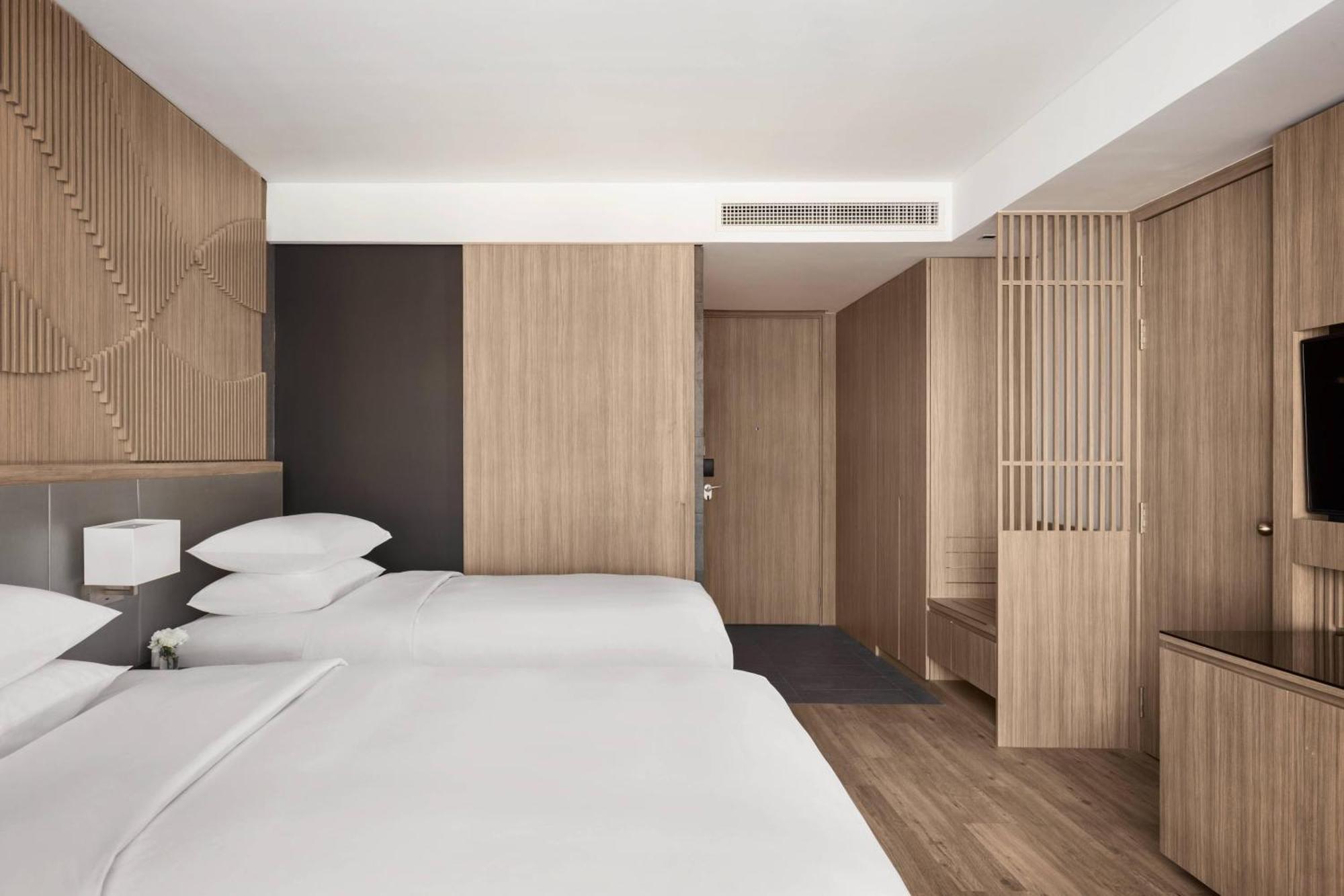 Courtyard By Marriott Phnom Penh Hotel Ngoại thất bức ảnh