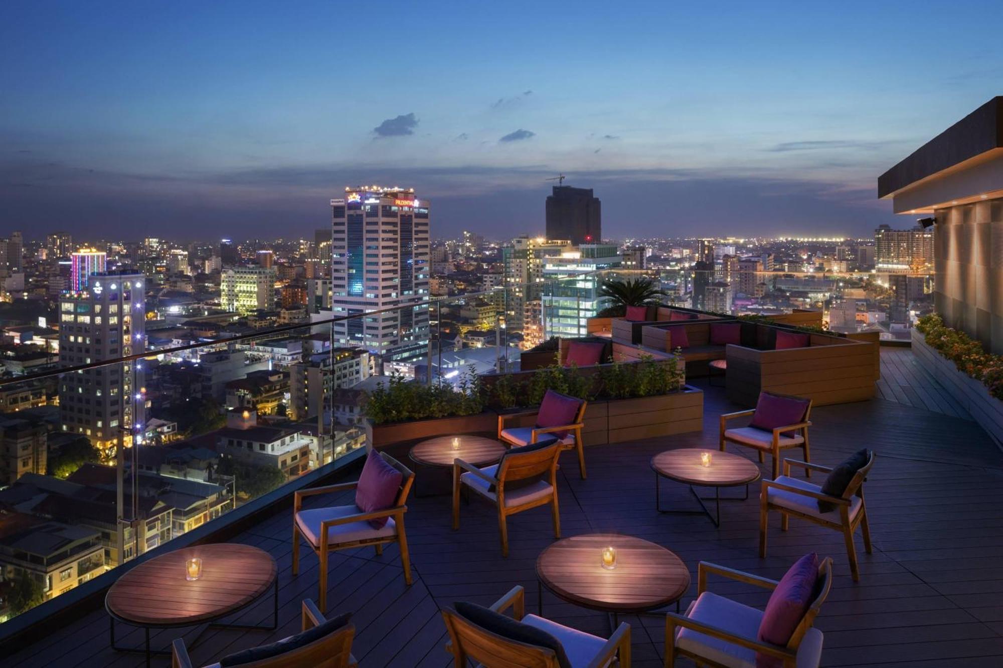 Courtyard By Marriott Phnom Penh Hotel Ngoại thất bức ảnh
