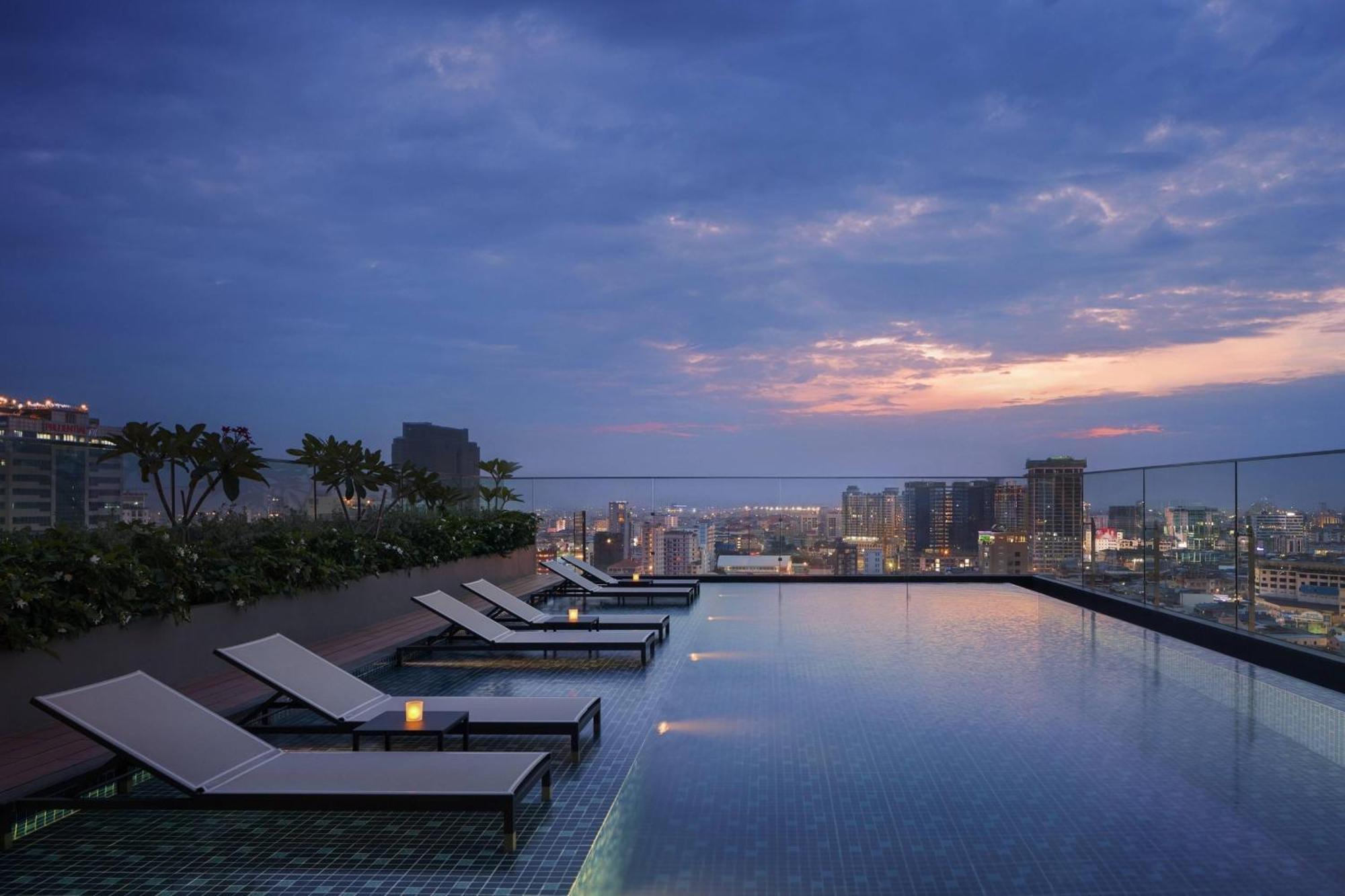 Courtyard By Marriott Phnom Penh Hotel Ngoại thất bức ảnh
