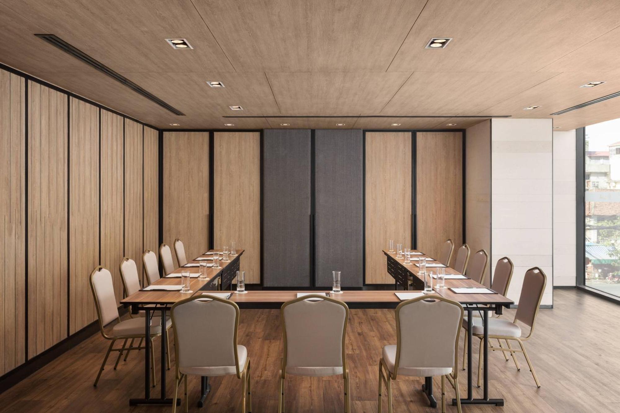 Courtyard By Marriott Phnom Penh Hotel Ngoại thất bức ảnh