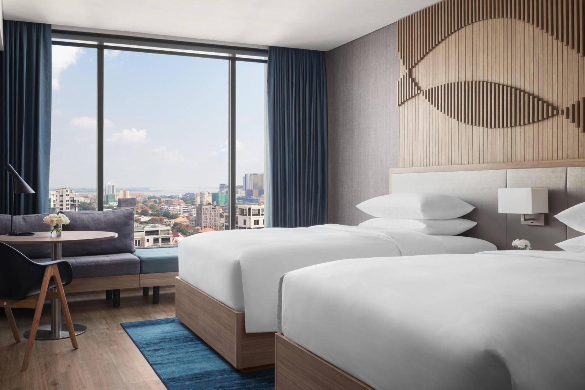 Courtyard By Marriott Phnom Penh Hotel Ngoại thất bức ảnh