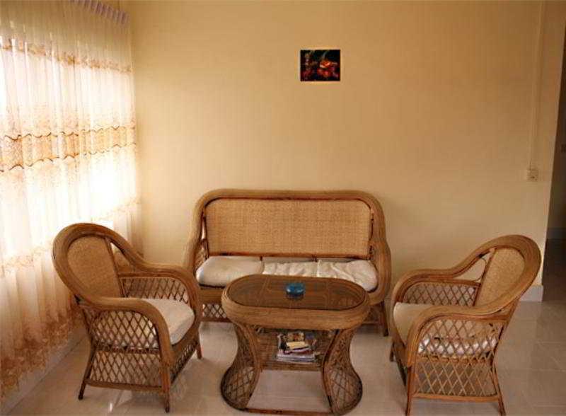 Courtyard By Marriott Phnom Penh Hotel Ngoại thất bức ảnh